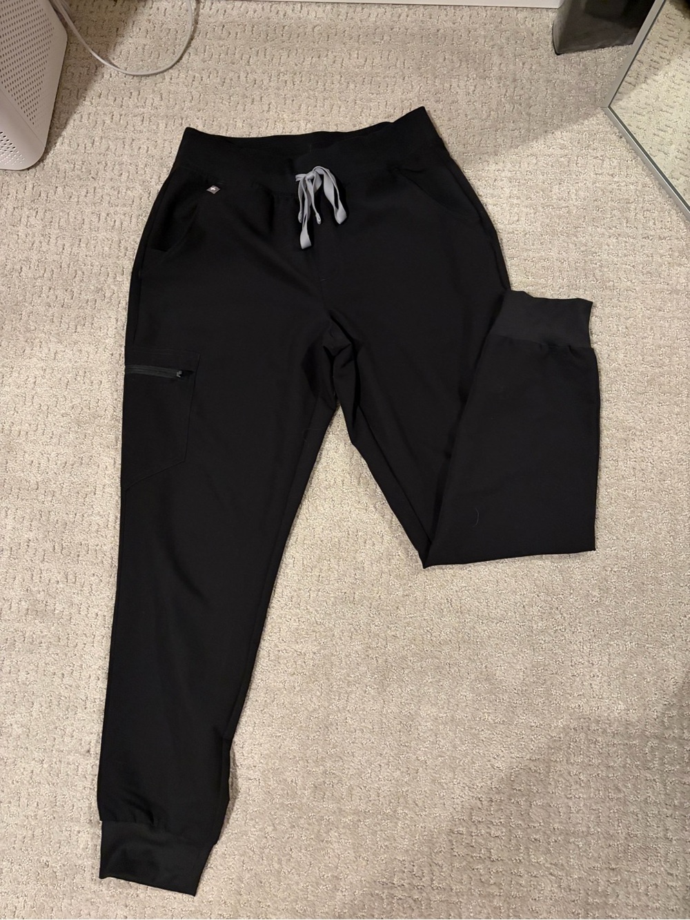 Figs Women’s Black Zamora Jogger Scrub Pants